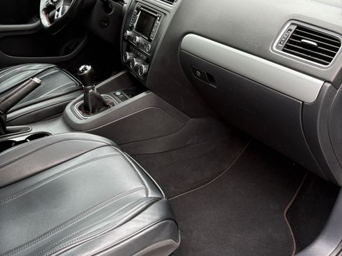 Used 2013 Volkswagen Jetta GLI Autobahn FWD image 24