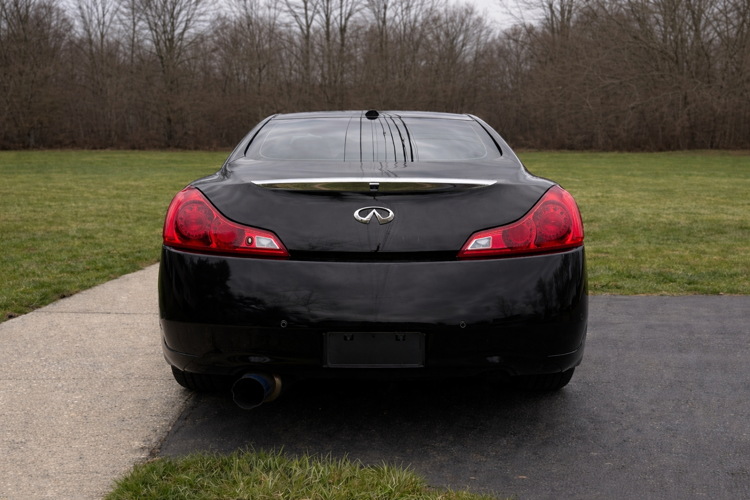 Used 2011 INFINITI G37 x Coupe w/ Premium Pkg AWD/4WD image 2