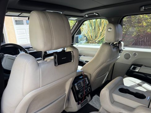 Used 2017 Land Rover Range Rover Supercharged AWD/4WD image 16