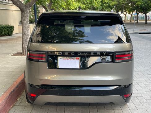 Used 2023 Land Rover Discovery HSE R-Dynamic AWD/4WD image 8