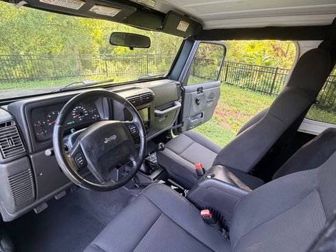 Used 2006 Jeep Wrangler X AWD/4WD image 2