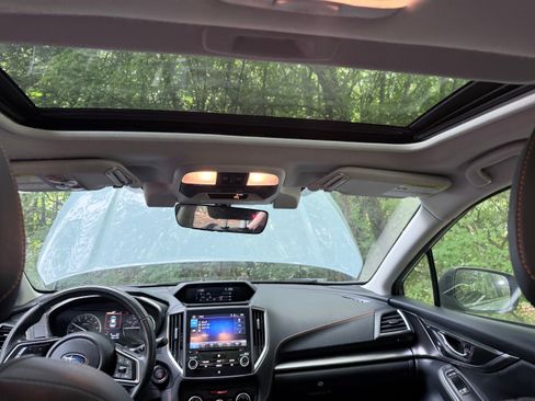 Used 2019 Subaru Crosstrek 2.0i Limited w/ Moonroof Package w/Navigation AWD/4WD image 9