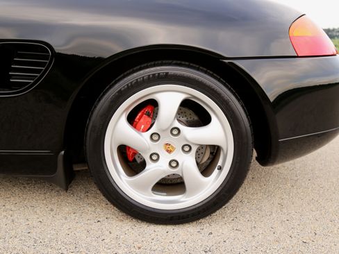 Used 2002 Porsche Boxster S RWD image 12