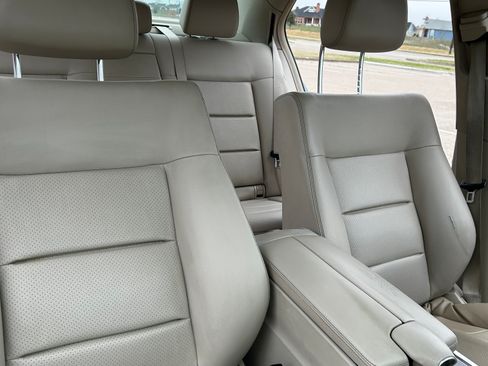 Used 2014 Mercedes-Benz E 350 Sedan image 11