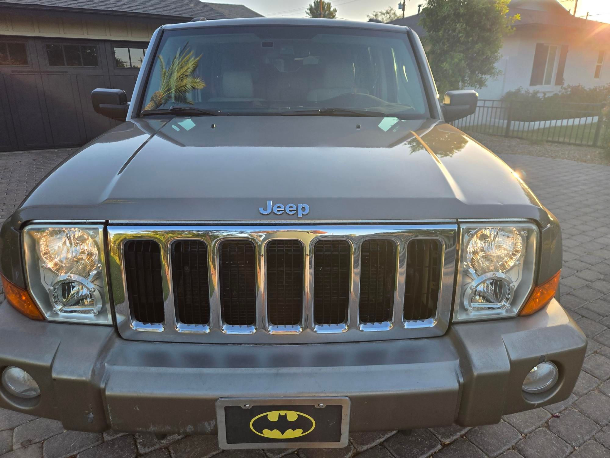 Used 2006 Jeep Commander Limited w/ Trailer Tow Group IV AWD/4WD image 1