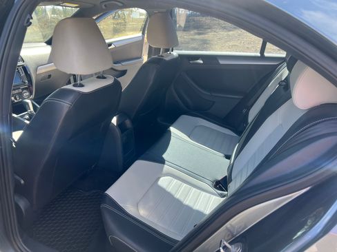 Used 2016 Volkswagen Jetta Sport FWD image 13