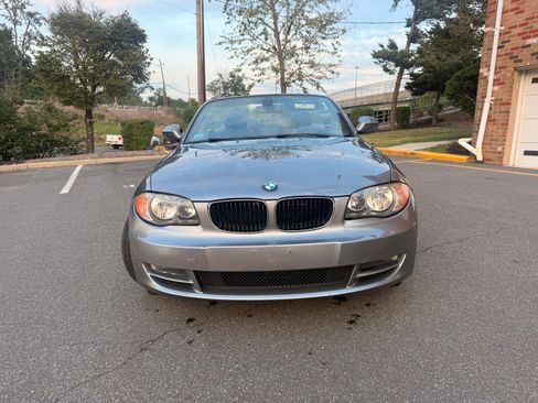 Used 2010 BMW 128i Convertible RWD image 2