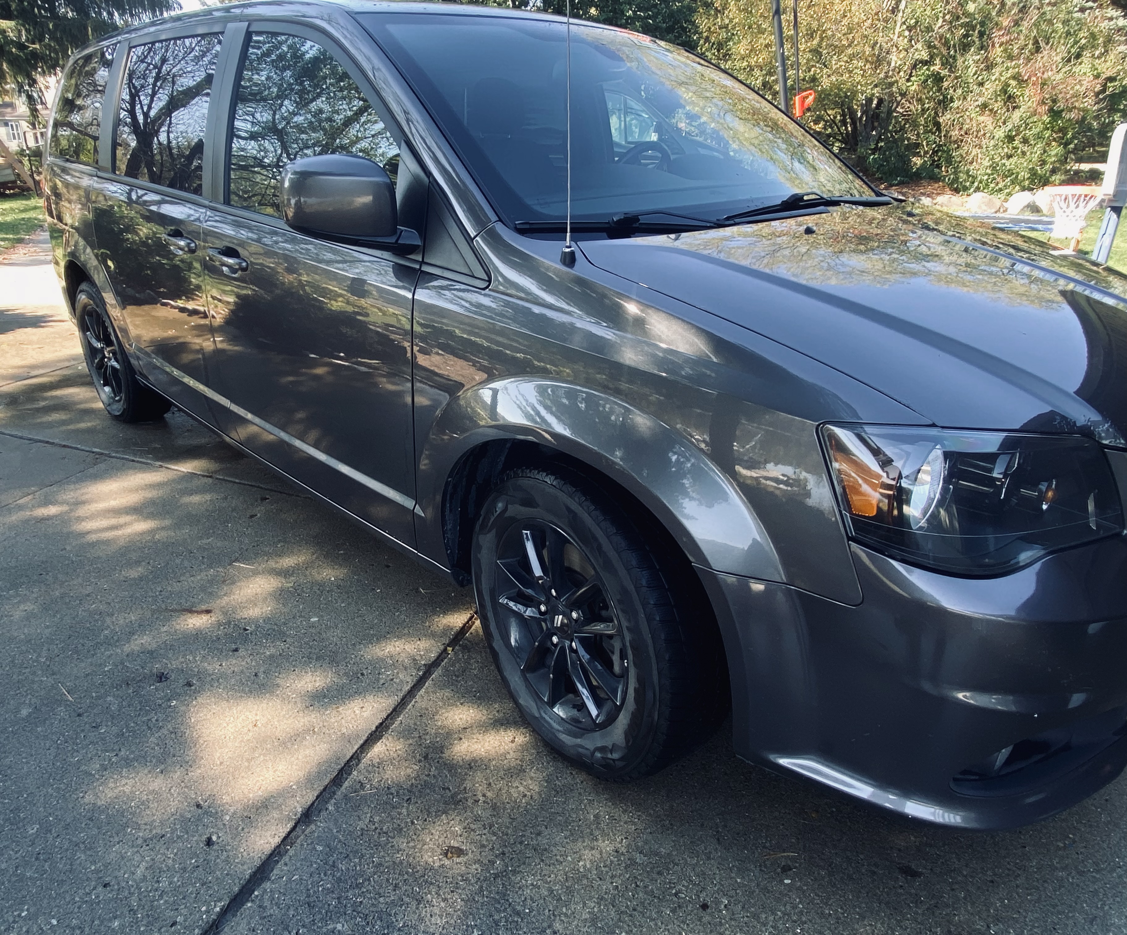 Used 2019 Dodge Grand Caravan GT FWD image 4