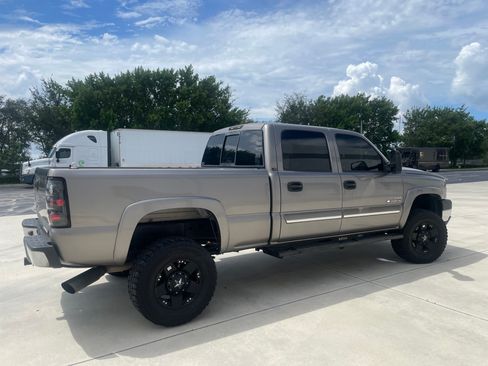 Used 2006 Chevrolet Silverado 2500 LT w/ Onstar Plus Package RWD image 6
