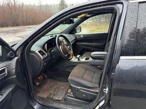 Used 2015 Jeep Grand Cherokee Laredo w/ Quick Order Package 23E image 9