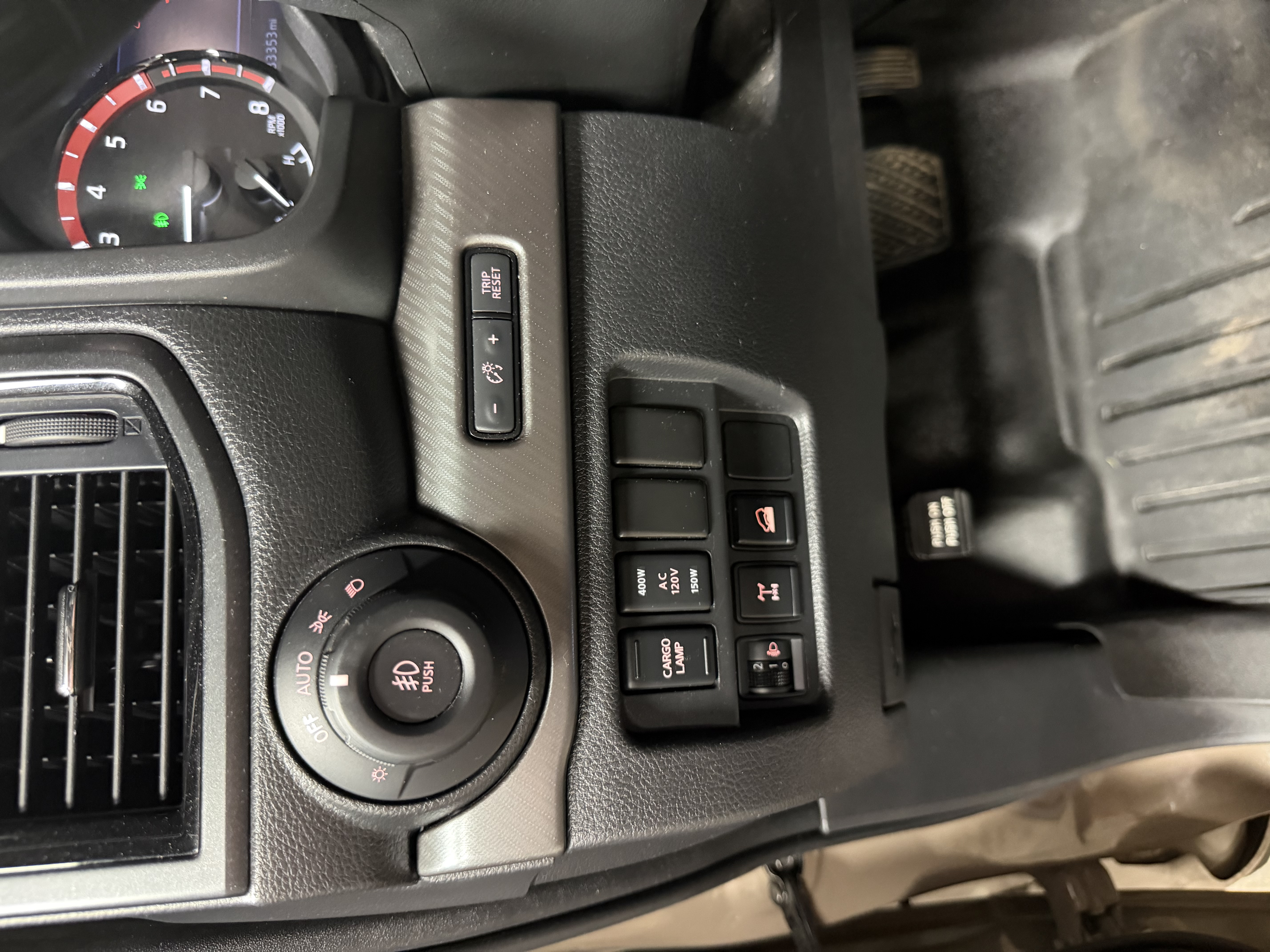 Used 2020 Nissan Titan PRO-4X w/ Pro-4x Convenience Package AWD/4WD image 4