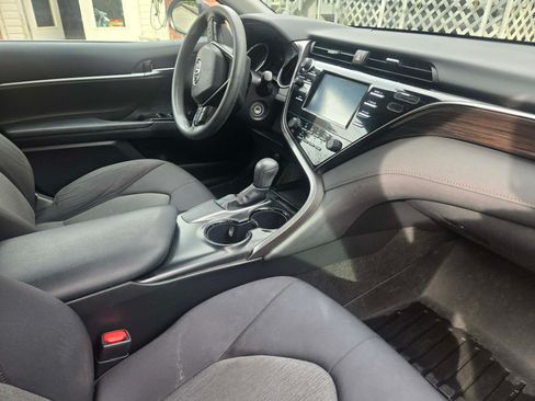 Used 2019 Toyota Camry LE image 13