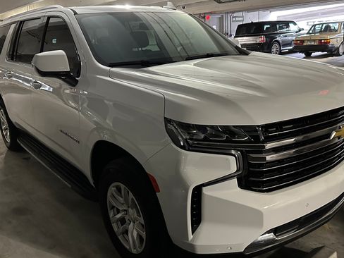 Used 2023 Chevrolet Suburban LT image 24