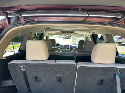 Used 2017 Honda Pilot Touring image 23