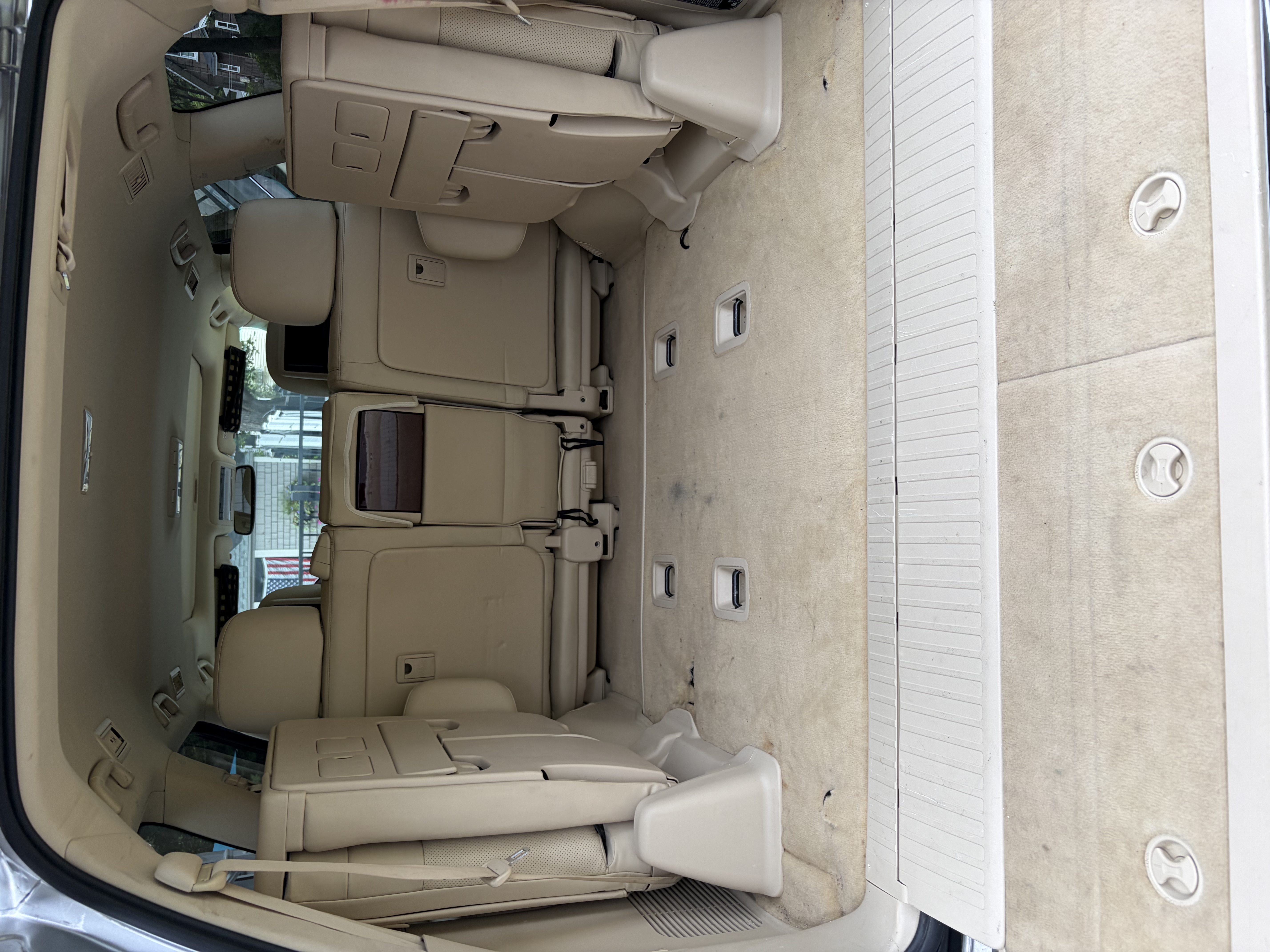 Used 2013 Lexus LX 570 4WD w/ Luxury Pkg image 18
