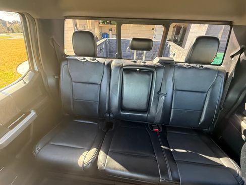 Used 2019 Ford F250 Lariat w/ Chrome Package image 9