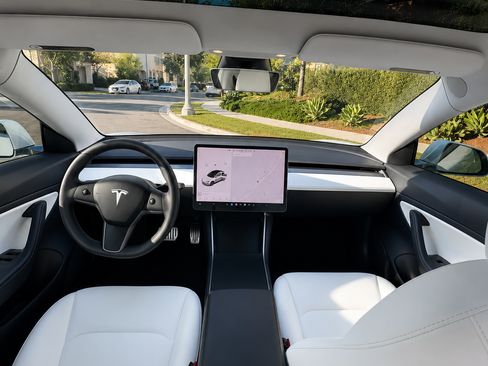 Used 2019 Tesla Model 3 Standard Range Plus RWD image 7