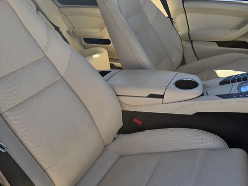 Used 2014 Porsche Panamera Turbo S Executive image 22