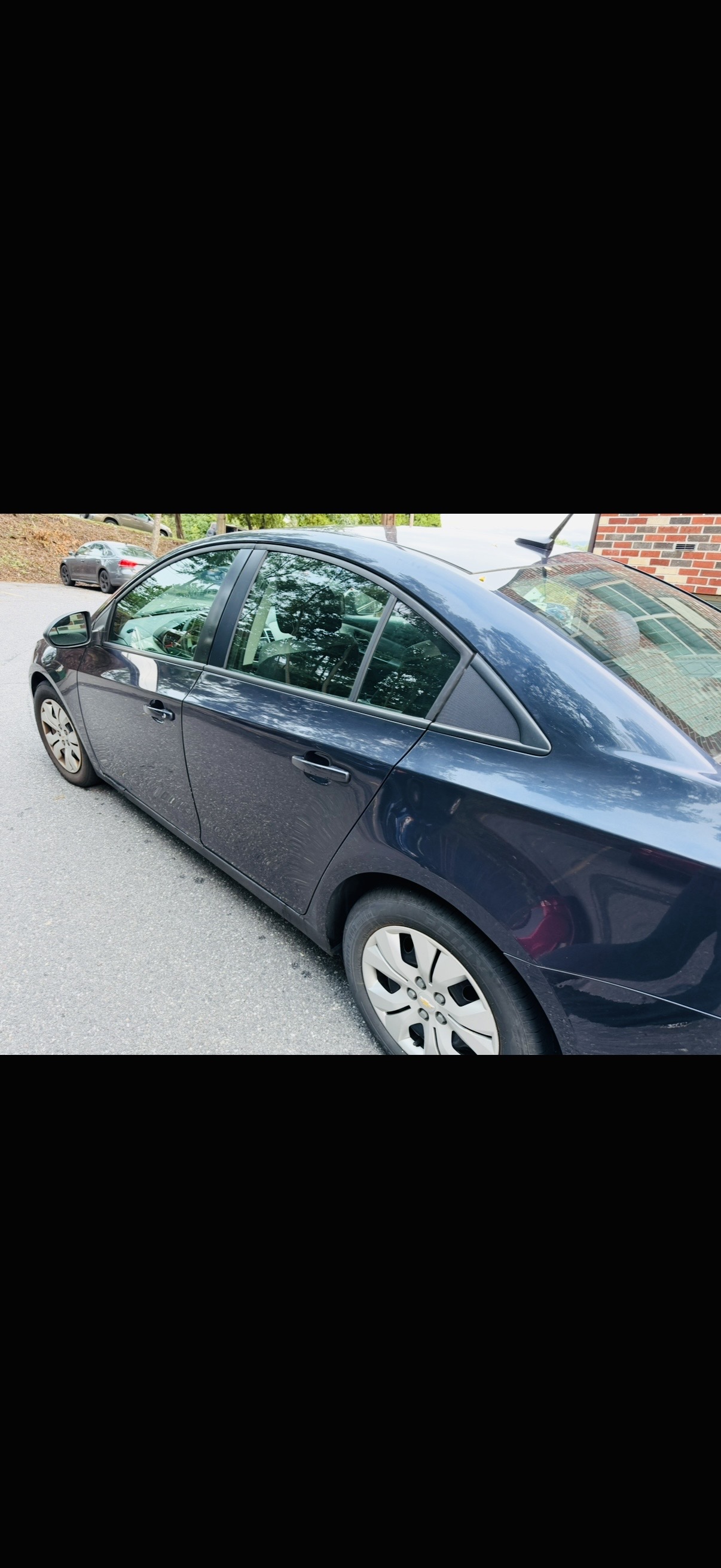 Used 2014 Chevrolet Cruze LS FWD image 2