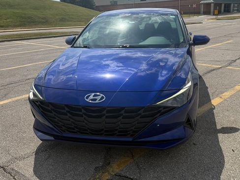 Used 2022 Hyundai Elantra Blue w/ Cargo Package FWD image 10