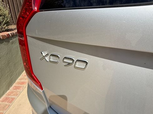 Used 2021 Volvo XC90 T8 Inscription Expression w/ Protection Package Premier AWD/4WD image 9