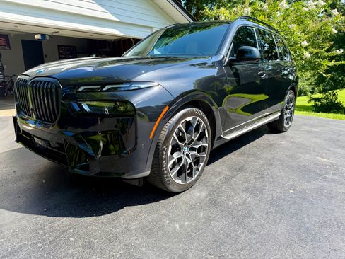 Used 2023 BMW X7 xDrive40i w/ M Sport Package AWD/4WD image 14