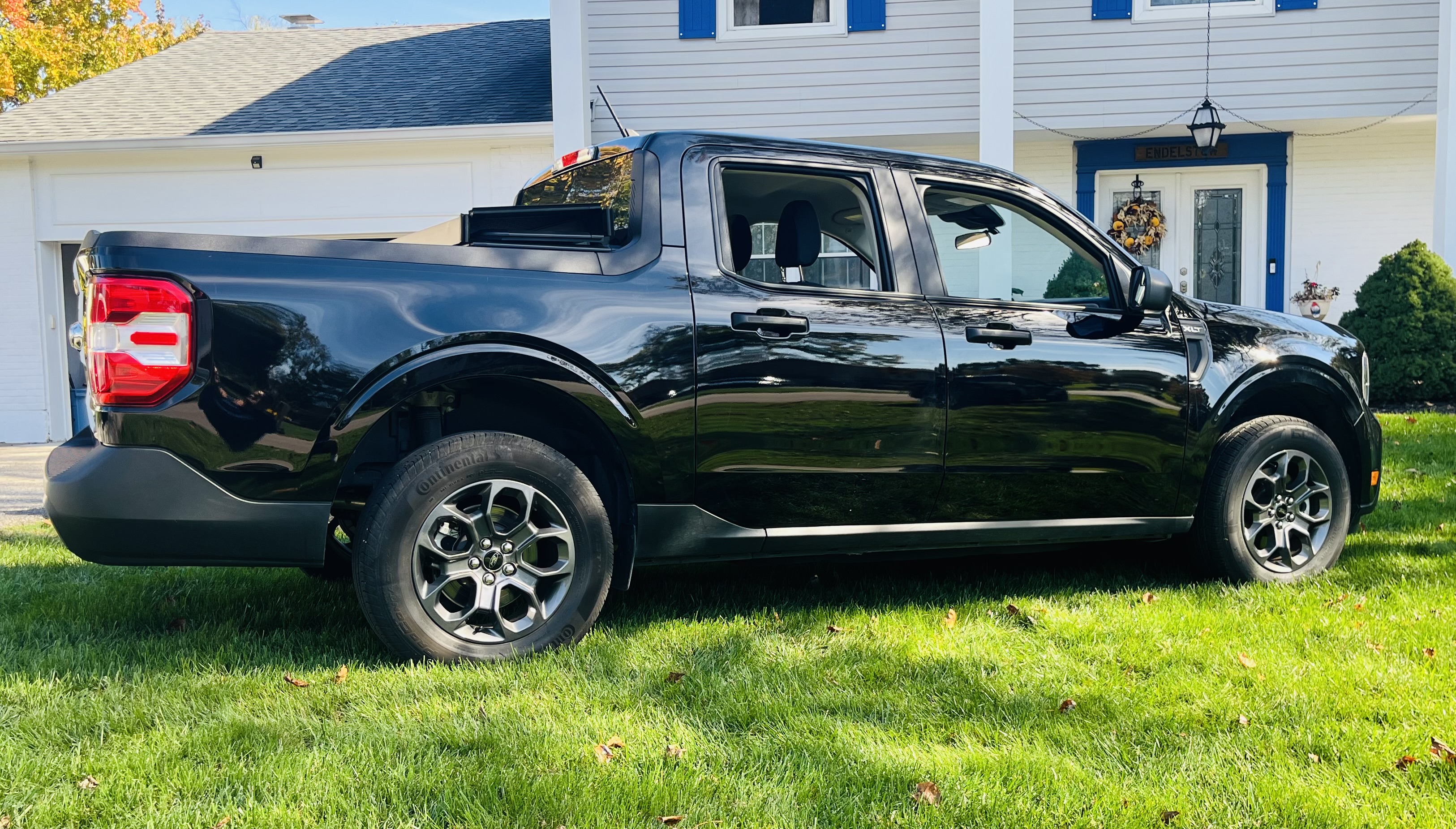 Used 2024 Ford Maverick XLT FWD image 2