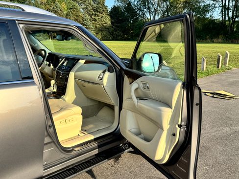 Used 2015 INFINITI QX80 4WD w/ 22" Wheel Package image 13