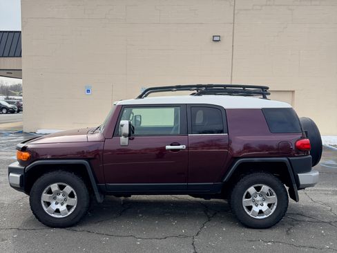 Used 2007 Toyota FJ Cruiser 4WD image 2