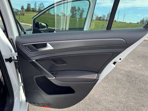 Used 2021 Volkswagen GTI SE image 15