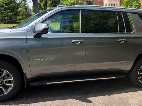 Used 2021 Chevrolet Suburban LT AWD/4WD image 1
