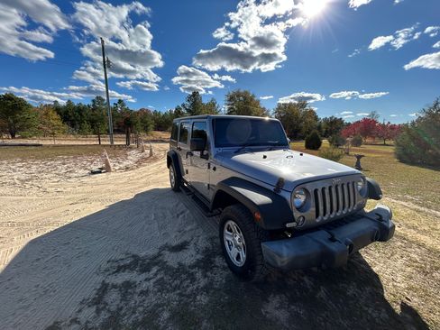 Used 2016 Jeep Wrangler Unlimited Sport image 6