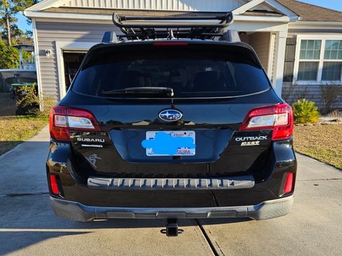 Used 2017 Subaru Outback 2.5i Premium image 6