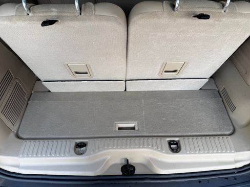 Used 2006 Ford Explorer XLT RWD image 30