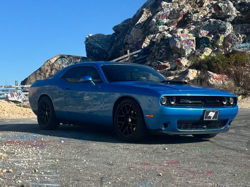 Used 2015 Dodge Challenger R/T Plus image 2