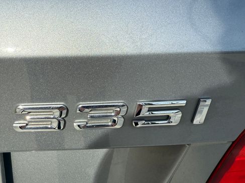 Used 2011 BMW 335i Convertible image 14