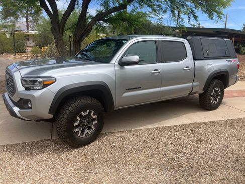 Used 2023 Toyota Tacoma TRD Off-Road w/ Technology Package AWD/4WD image 1