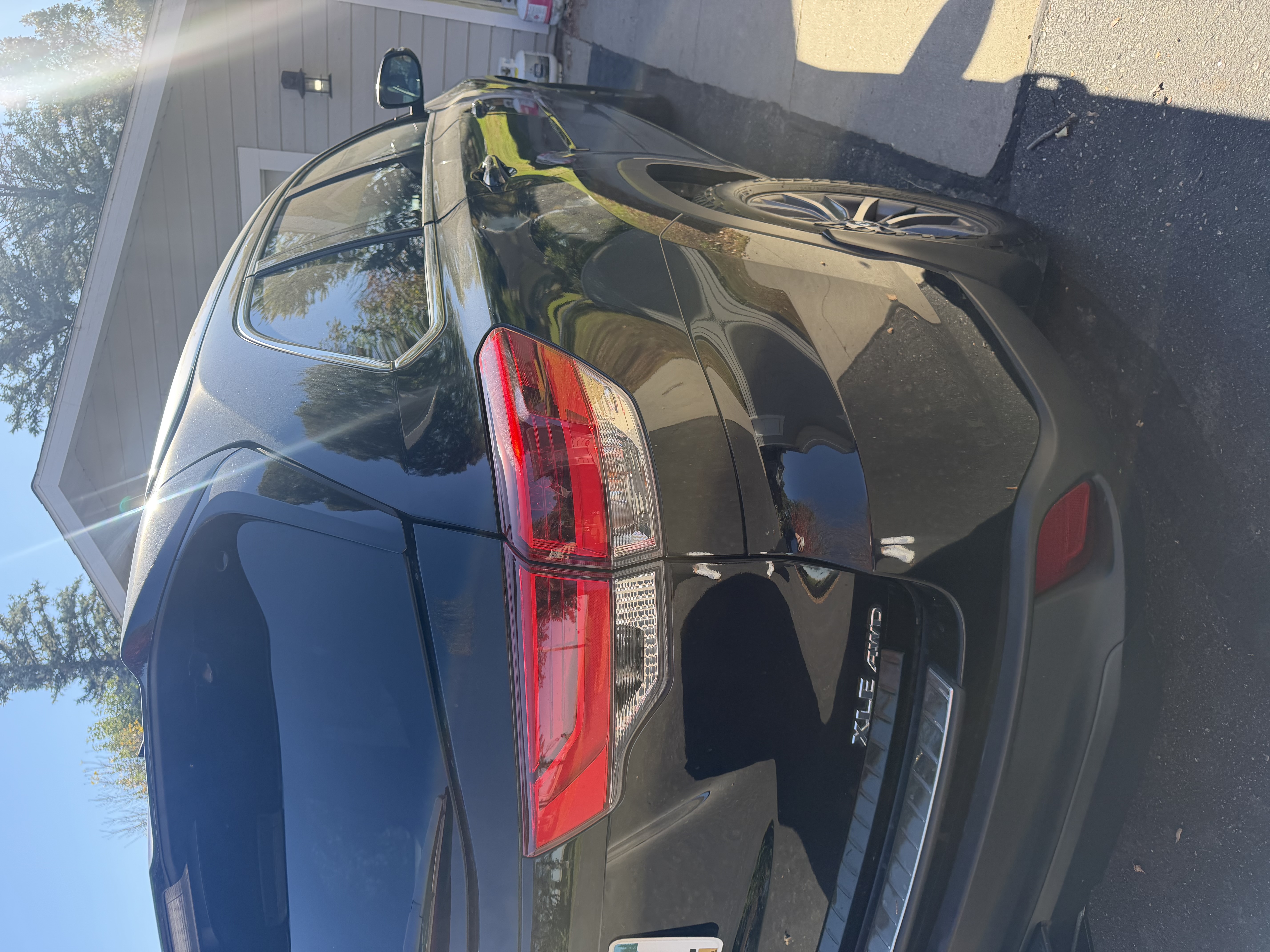Used 2018 Toyota Highlander XLE AWD/4WD image 4