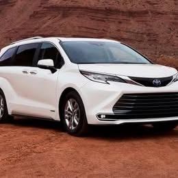 Used 2024 Toyota Sienna LE FWD image 10