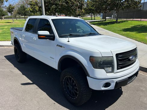 Used 2014 Ford F150 FX4 w/ Equipment Group 402A Luxury AWD/4WD image 5