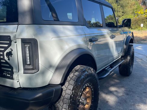 Used 2022 Ford Bronco Black Diamond image 6