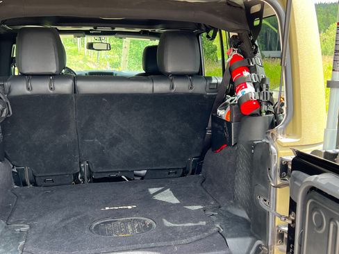 Used 2017 Jeep Wrangler Unlimited Sport w/ Quick Order Package 24S image 24