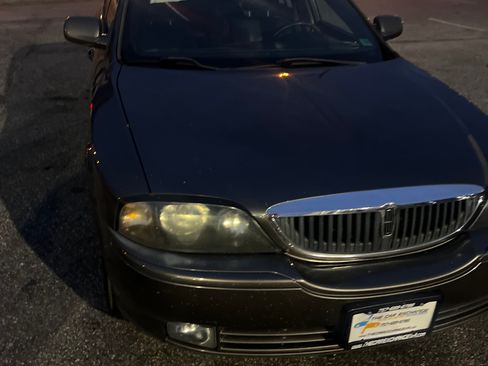 Used 2004 Lincoln LS RWD image 2