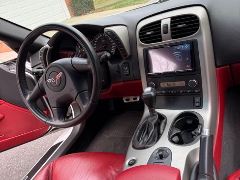 Used 2005 Chevrolet Corvette Coupe w/ Preferred Equipment Group image 10