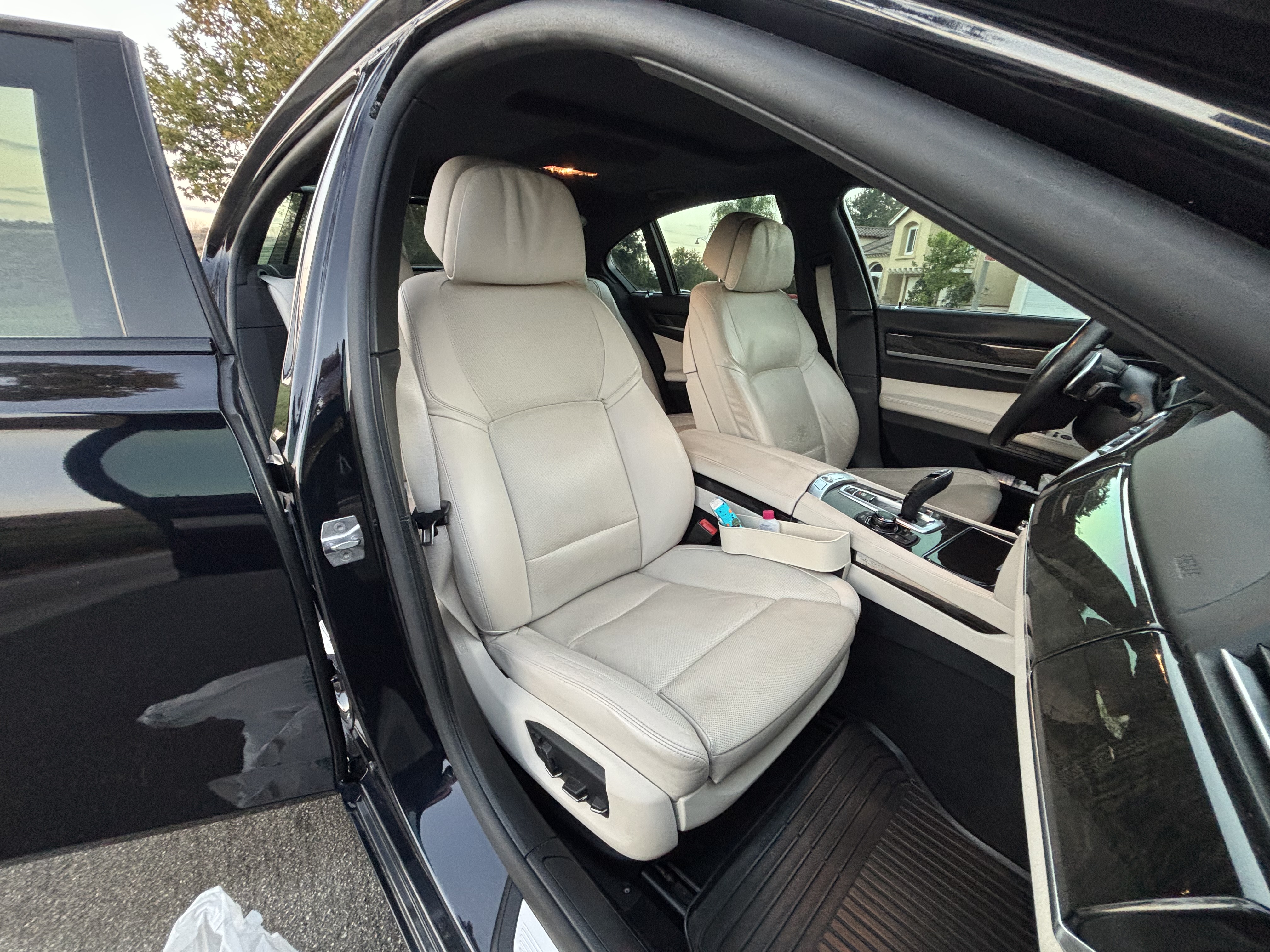 Used 2013 BMW 750i RWD image 17