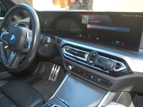 Used 2023 BMW 330e 330e Sedan 4D w/ M Sport Package image 11