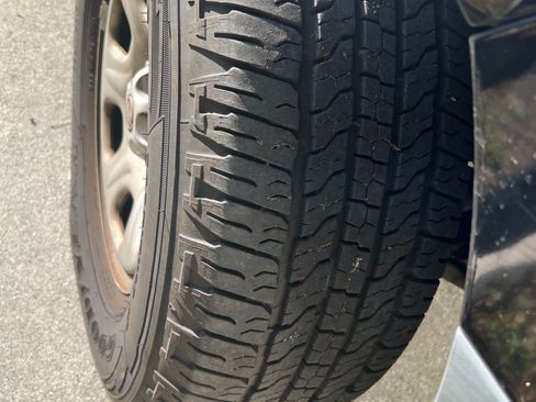 Used 2011 Nissan Frontier S RWD image 9