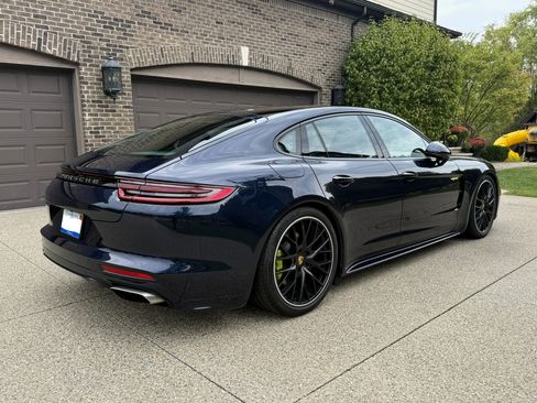 Used 2018 Porsche Panamera 4 image 5