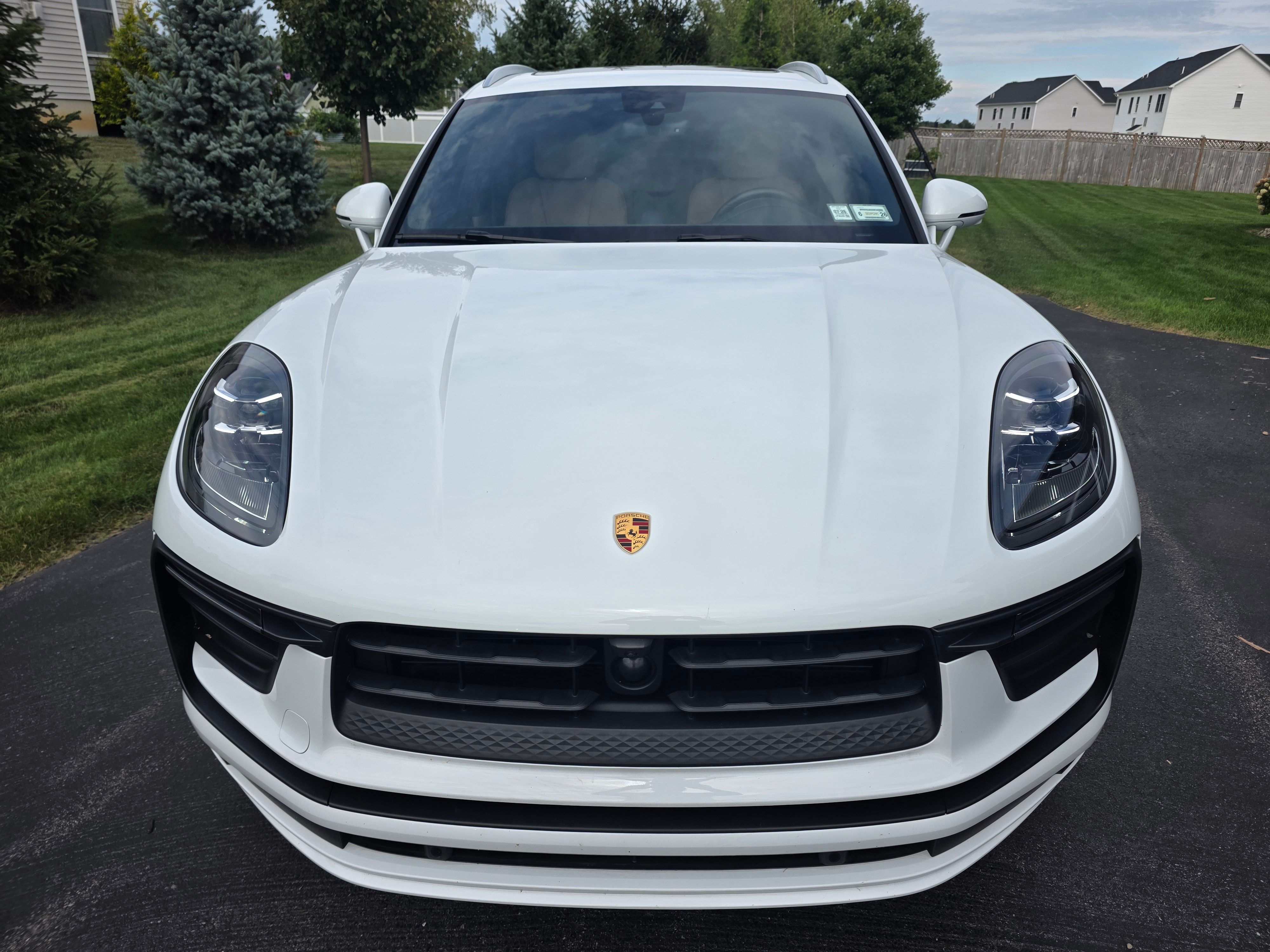 Used 2024 Porsche Macan Turbo AWD/4WD image 5