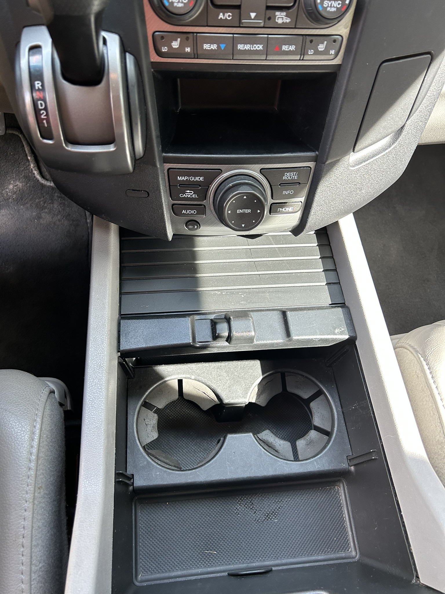 Used 2012 Honda Pilot Touring image 17